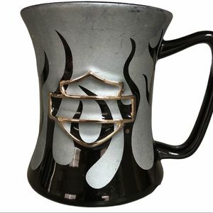 NWT Harley Davidson mug. Flames black and silver.